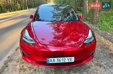 Седан Tesla Model 3 2020 в Києві