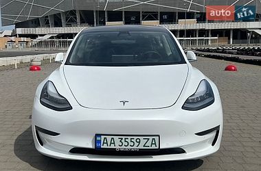 Седан Tesla Model 3 2020 в Львові