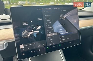 Седан Tesla Model 3 2020 в Львові