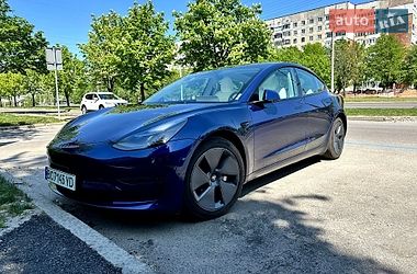 Седан Tesla Model 3 2023 в Львове