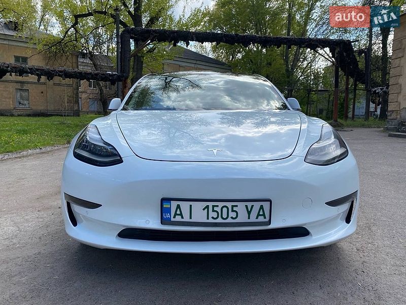 Седан Tesla Model 3 2019 в Днепре