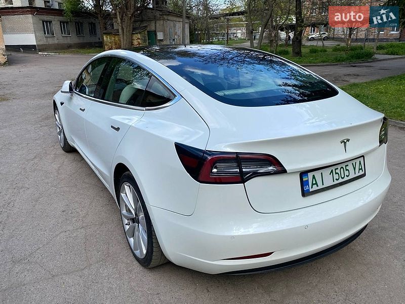 Седан Tesla Model 3 2019 в Днепре