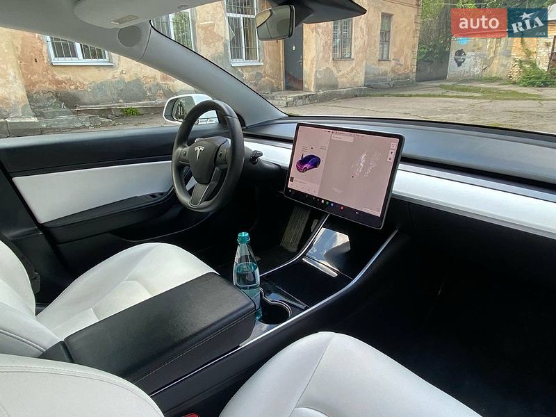 Седан Tesla Model 3 2019 в Днепре