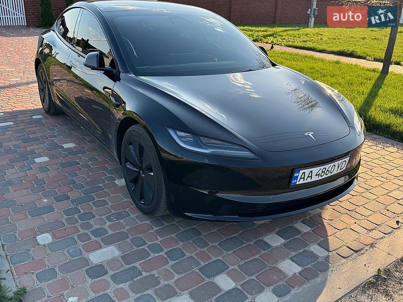 Седан Tesla Model 3 2024 в Киеве