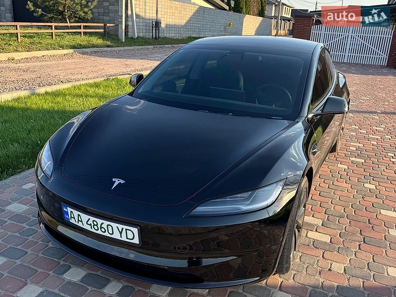 Седан Tesla Model 3 2024 в Киеве