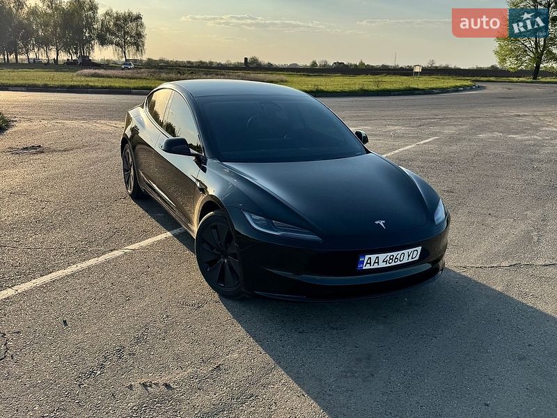 Седан Tesla Model 3 2024 в Киеве