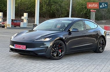 Седан Tesla Model 3 2024 в Запоріжжі