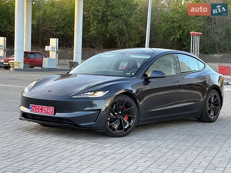 Седан Tesla Model 3 2024 в Запоріжжі