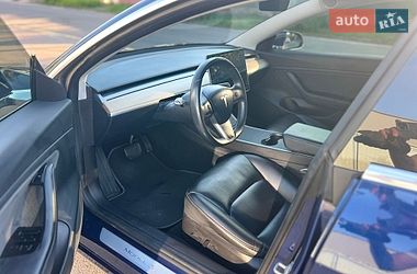 Седан Tesla Model 3 2018 в Кам'янському