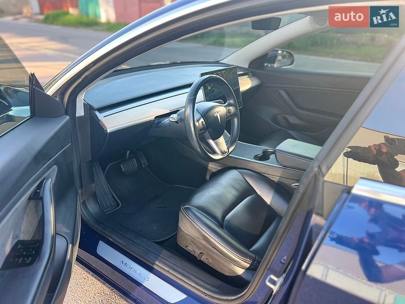 Седан Tesla Model 3 2018 в Кам'янському