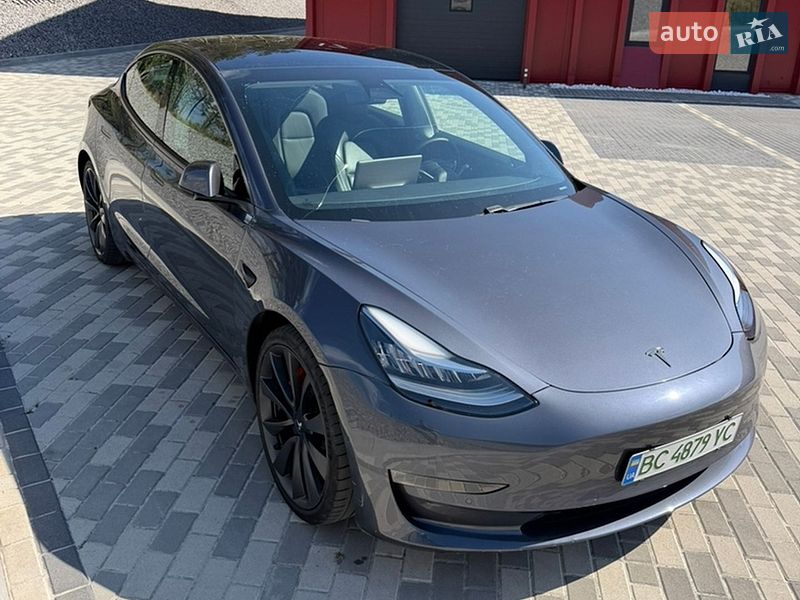 Седан Tesla Model 3 2020 в Львове