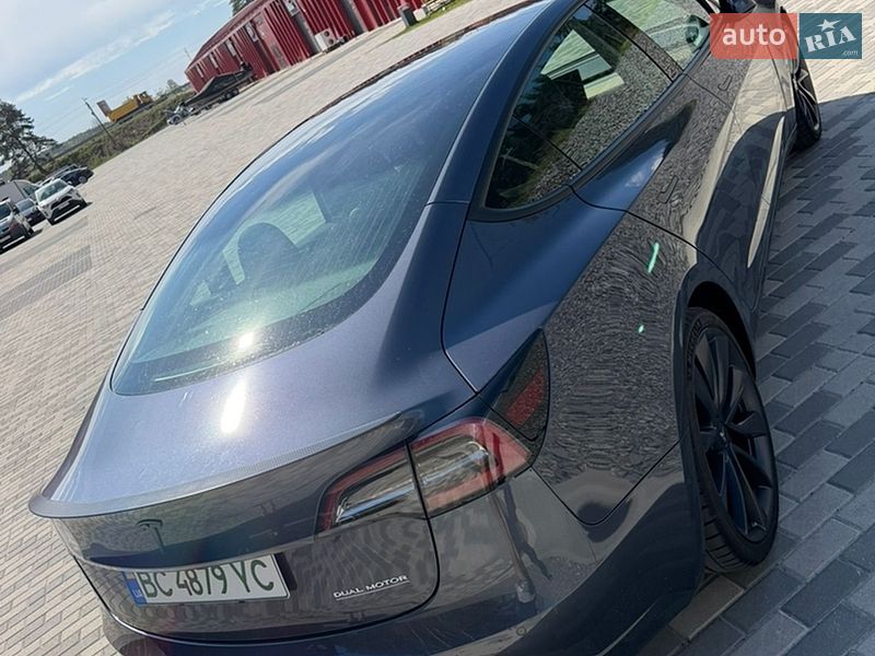 Седан Tesla Model 3 2020 в Львове