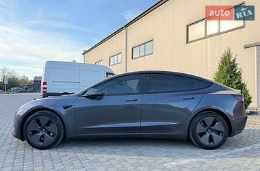 Седан Tesla Model 3 2023 в Івано-Франківську