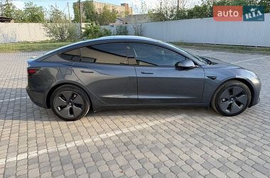 Седан Tesla Model 3 2023 в Івано-Франківську