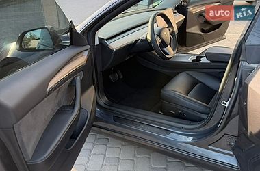 Седан Tesla Model 3 2023 в Івано-Франківську