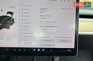 Седан Tesla Model 3 2021 в Львове