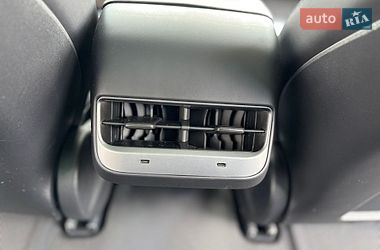 Седан Tesla Model 3 2021 в Львове
