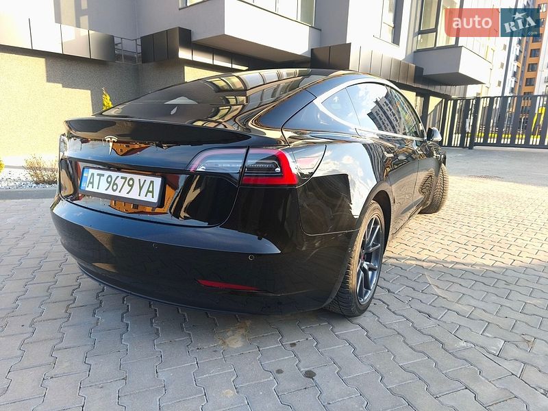 Седан Tesla Model 3 2020 в Ивано-Франковске