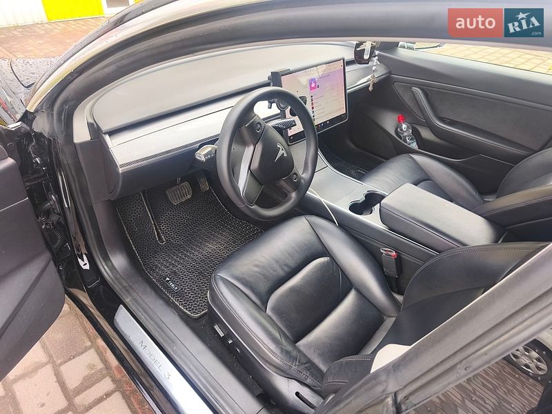 Седан Tesla Model 3 2020 в Ивано-Франковске