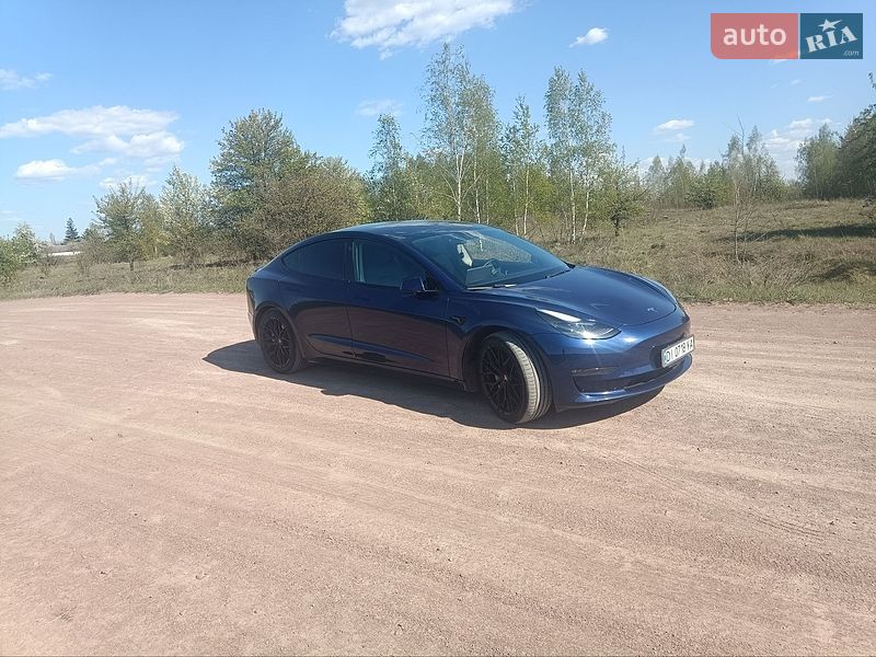 Седан Tesla Model 3 2022 в Коростене