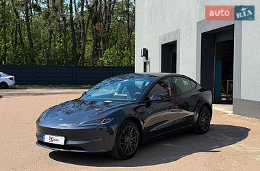 Седан Tesla Model 3 2025 в Киеве