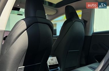 Седан Tesla Model 3 2025 в Киеве