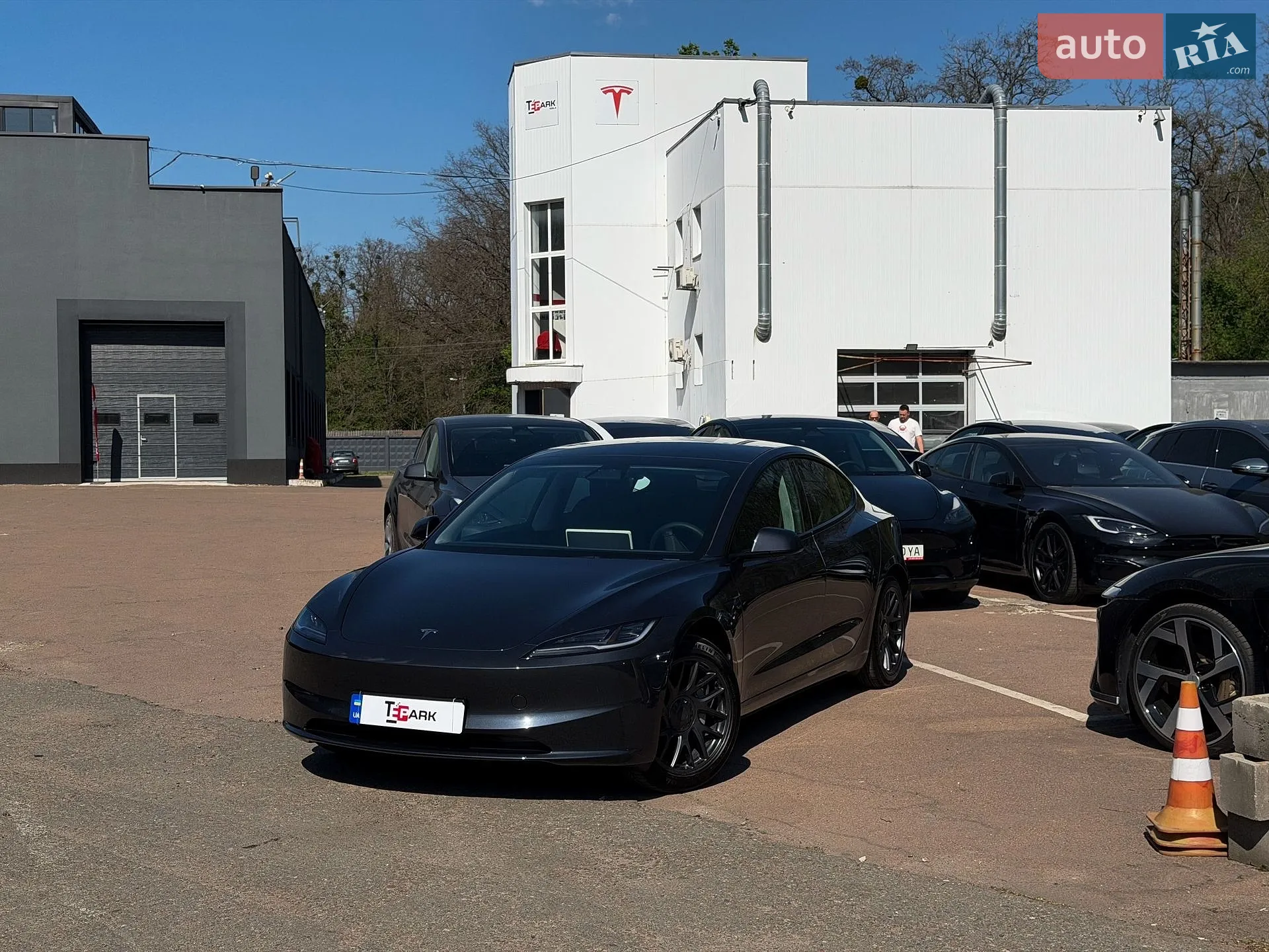 2025 Tesla Model 3 - мініатюра 2