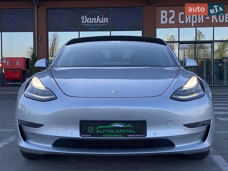 Седан Tesla Model 3 2018 в Києві