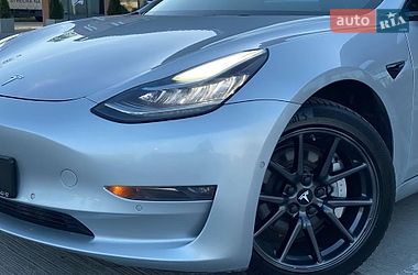 Седан Tesla Model 3 2018 в Києві