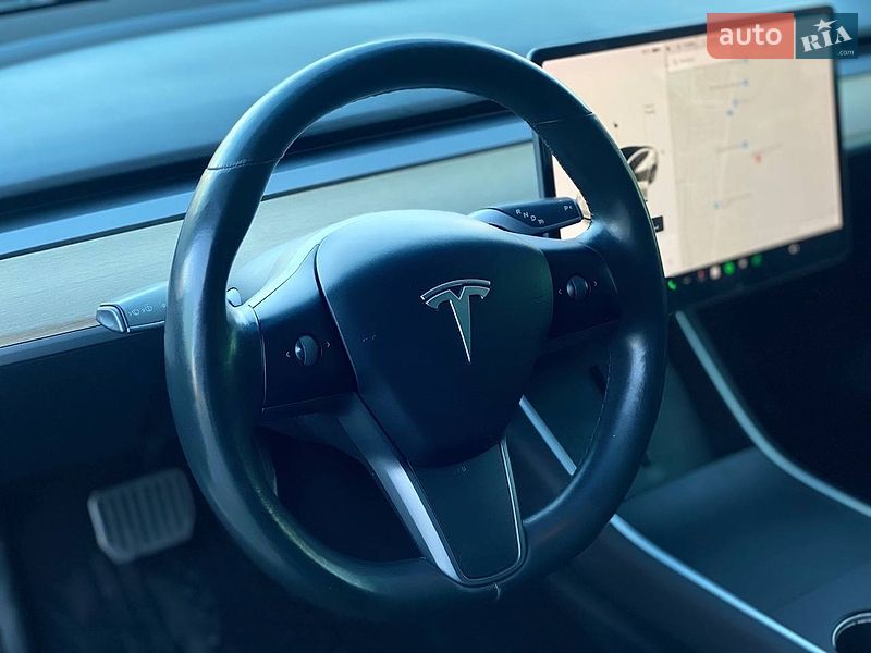 Седан Tesla Model 3 2018 в Києві