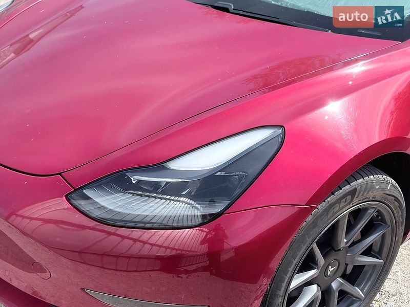 Седан Tesla Model 3 2021 в Киеве