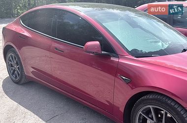 Седан Tesla Model 3 2021 в Киеве