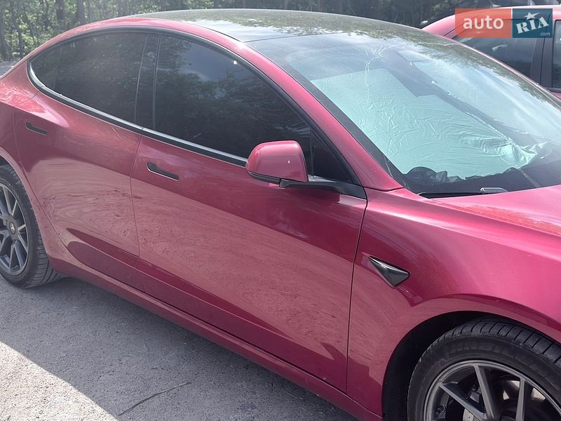 Седан Tesla Model 3 2021 в Киеве