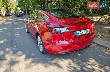 Седан Tesla Model 3 2018 в Киеве