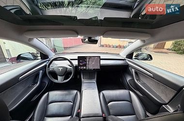 Седан Tesla Model 3 2019 в Львове