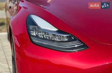 Седан Tesla Model 3 2019 в Луцке