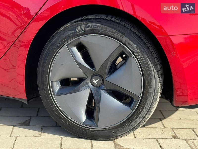 Седан Tesla Model 3 2019 в Луцьку