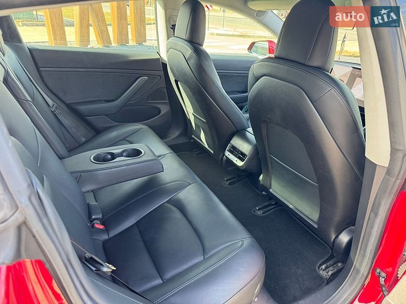 Седан Tesla Model 3 2019 в Луцьку