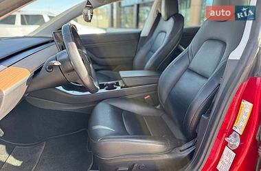 Седан Tesla Model 3 2019 в Луцке