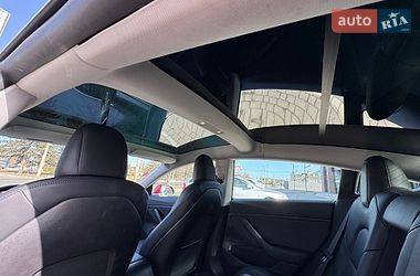 Седан Tesla Model 3 2019 в Луцке