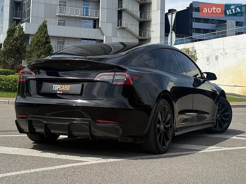 Седан Tesla Model 3 2019 в Києві