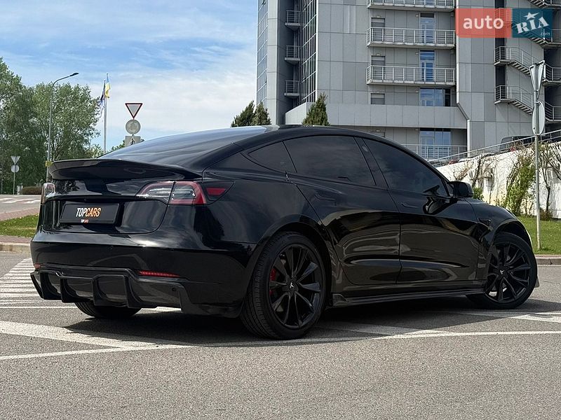 Седан Tesla Model 3 2019 в Києві