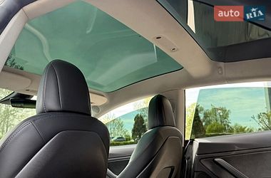 Седан Tesla Model 3 2019 в Києві