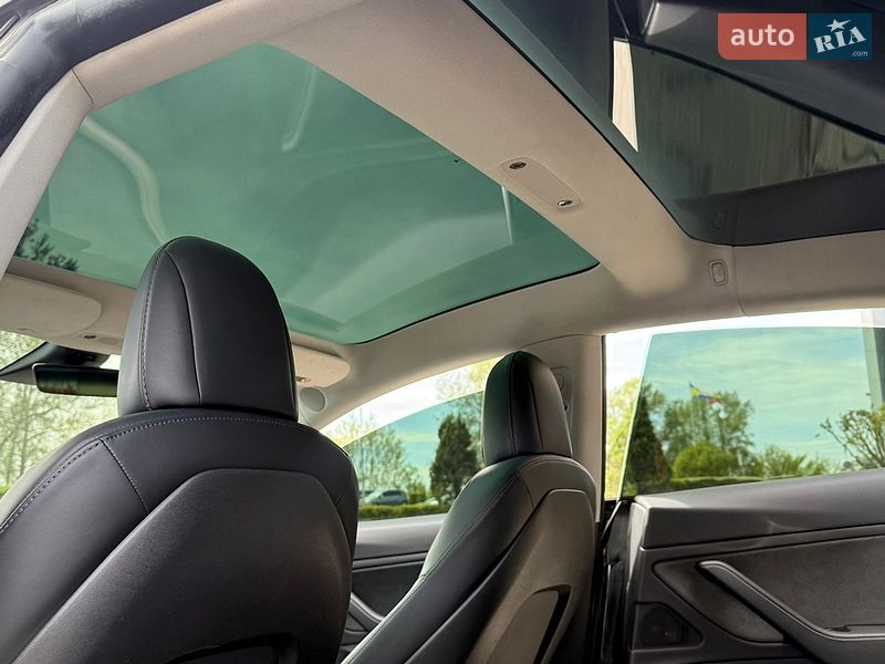 Седан Tesla Model 3 2019 в Києві