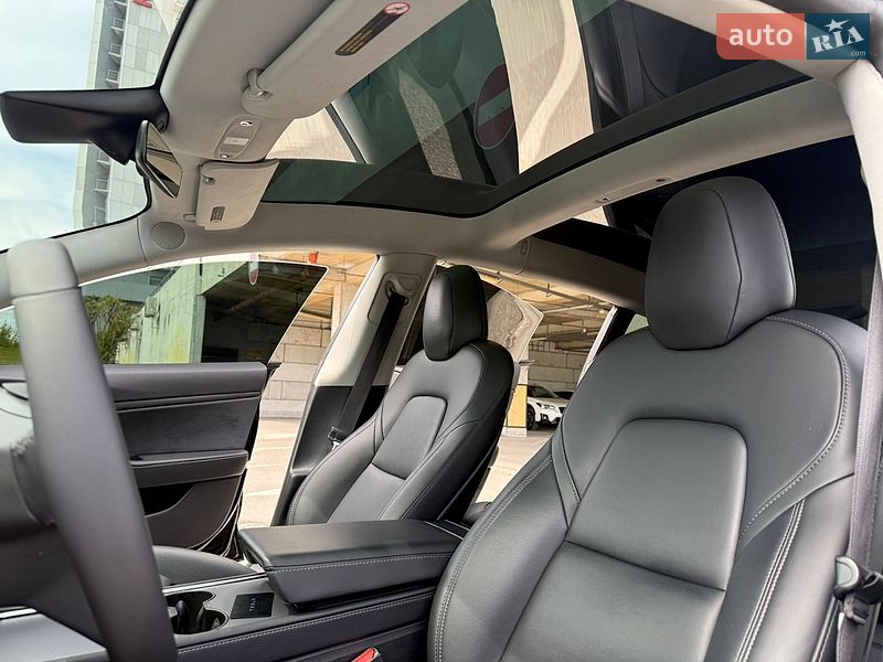 Седан Tesla Model 3 2019 в Києві