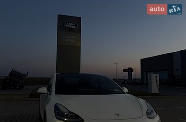 Седан Tesla Model 3 2019 в Львові