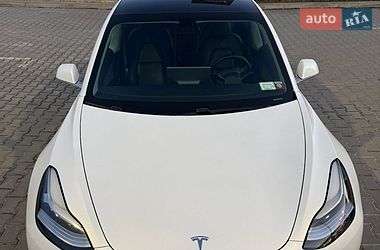 Седан Tesla Model 3 2019 в Львові