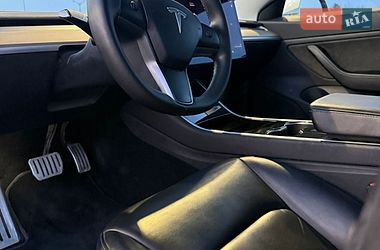 Седан Tesla Model 3 2019 в Львові