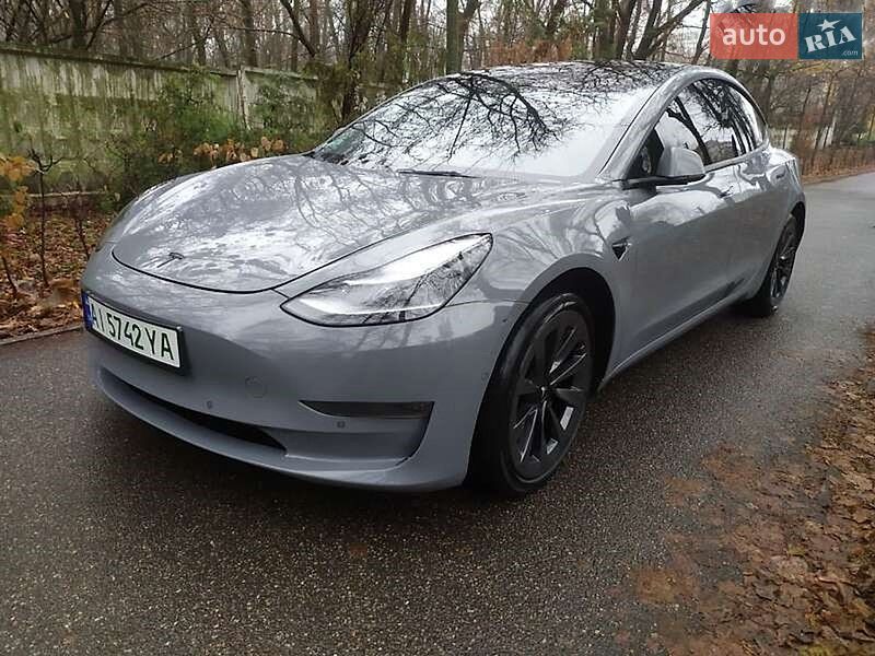Tesla Model 3 2022