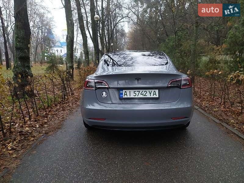 Седан Tesla Model 3 2022 в Києві